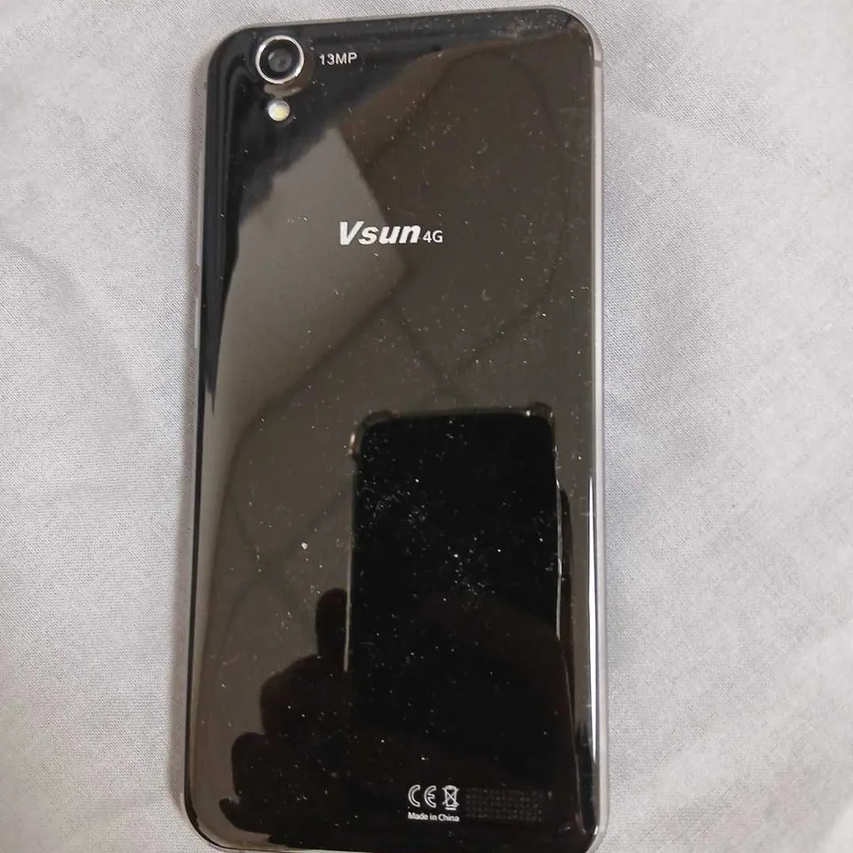 VSUN 4G SMARTPHONE (BLACK) – GLOSSY BACK