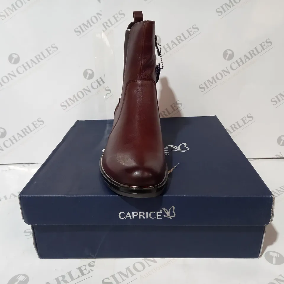 BOXED PAIR OF CAPRICE ANKLE BOOTS IN CHESTNUT UK SIZE 7.5