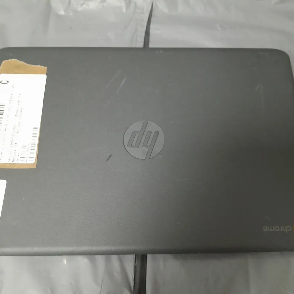 UNBOXED HP-DB0003NA AMD A4-9120C 4GB 32GB LAPTOP