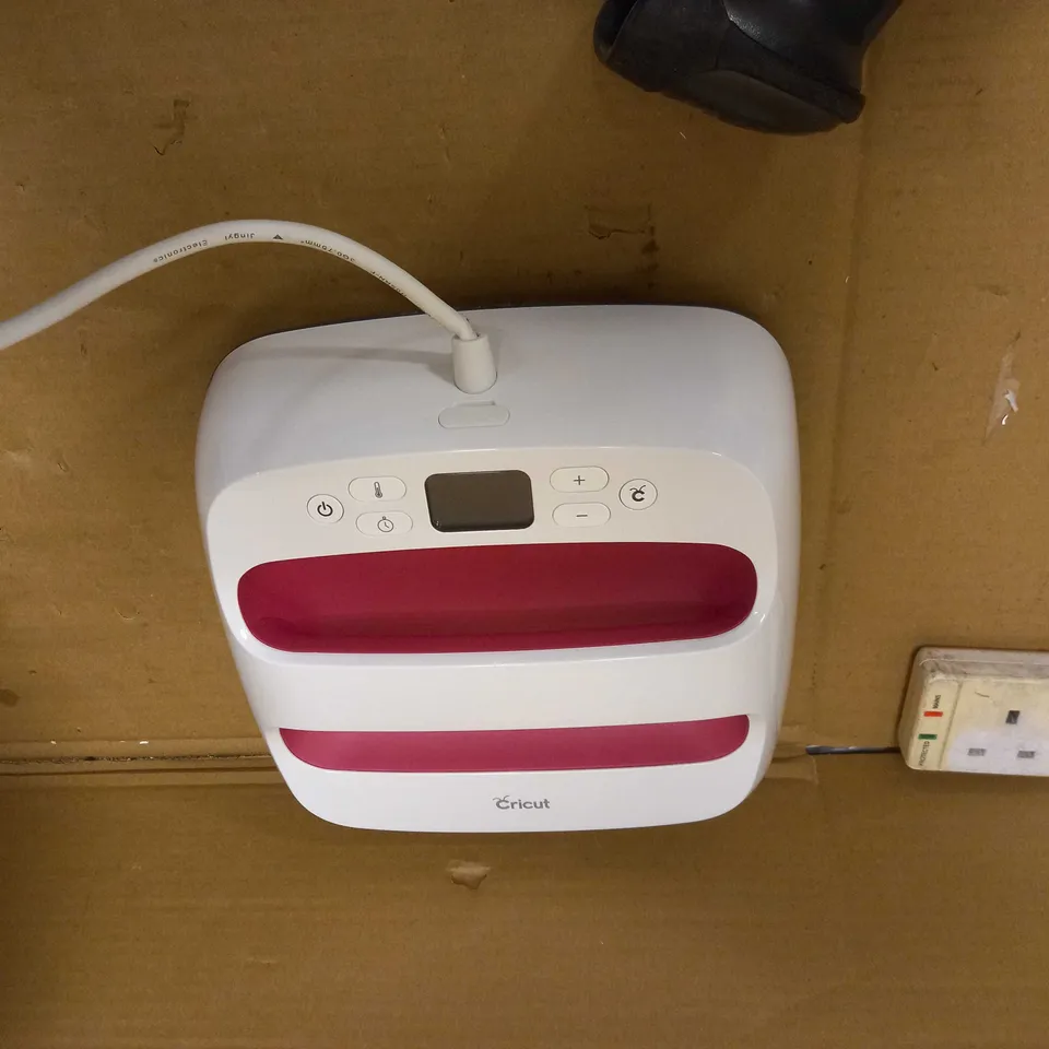 CRICUT EASY PRESS 2