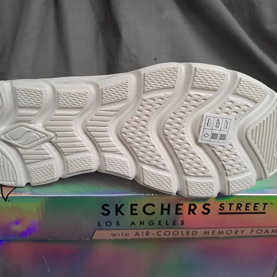 BOXED SKECHERS STREET HIGH RISE WHITE TRAINERS - SIZE 7