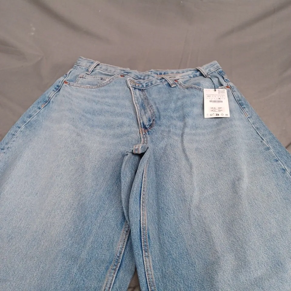 ZARA DENIM LIGHT WASHED BLUE JEANS - EUR 42