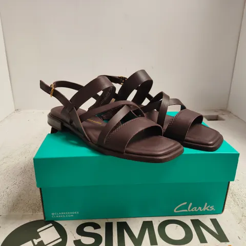 CLARKS ARIANY STRAP SANDALS β DARK BROWN LEATHER, UK 7