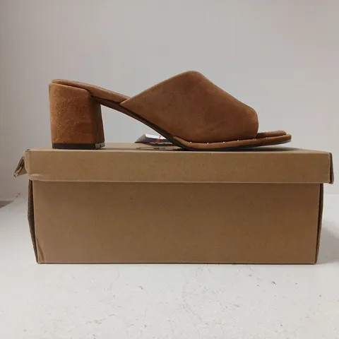 BOXED PAIR OF ASOS DESIGN HAMMER PREMIUM ASYMMETRIC MID BLOCK HEEL OPEN TOE SHOES IN TAN SIZE UK 7