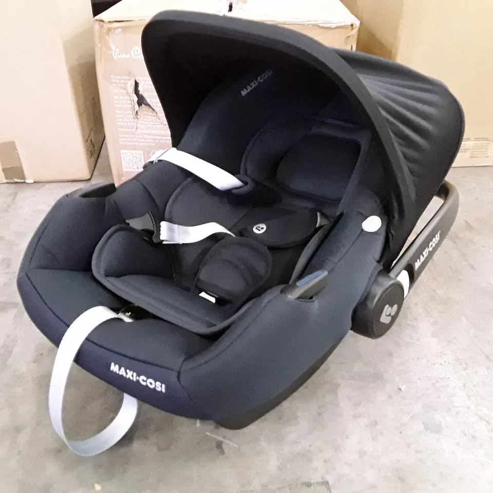 BOXED MAXI-COSI CABRIOFIX I-SIZE 40-75CM INFANT CARRIER