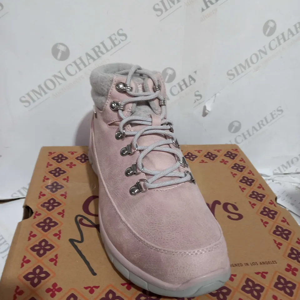UNBOXED PAIR OF SKECHERS WARM BOOTS, BLUSH - SIZE 6.5