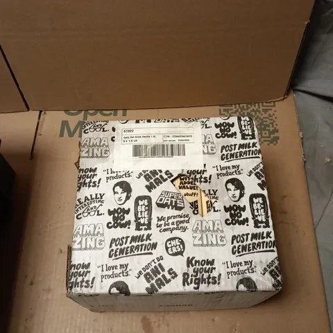 BOX OF APPROXIMATELY 6 X 1L OATLY OAT DRINK VANILLA 