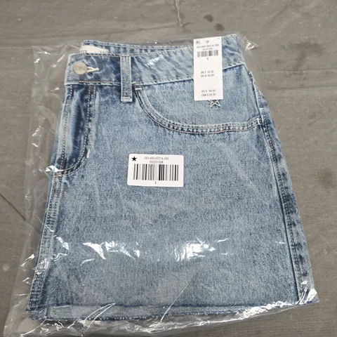 BAGGED HOLLISTER DENIM SHORTS - SIZE SMALL