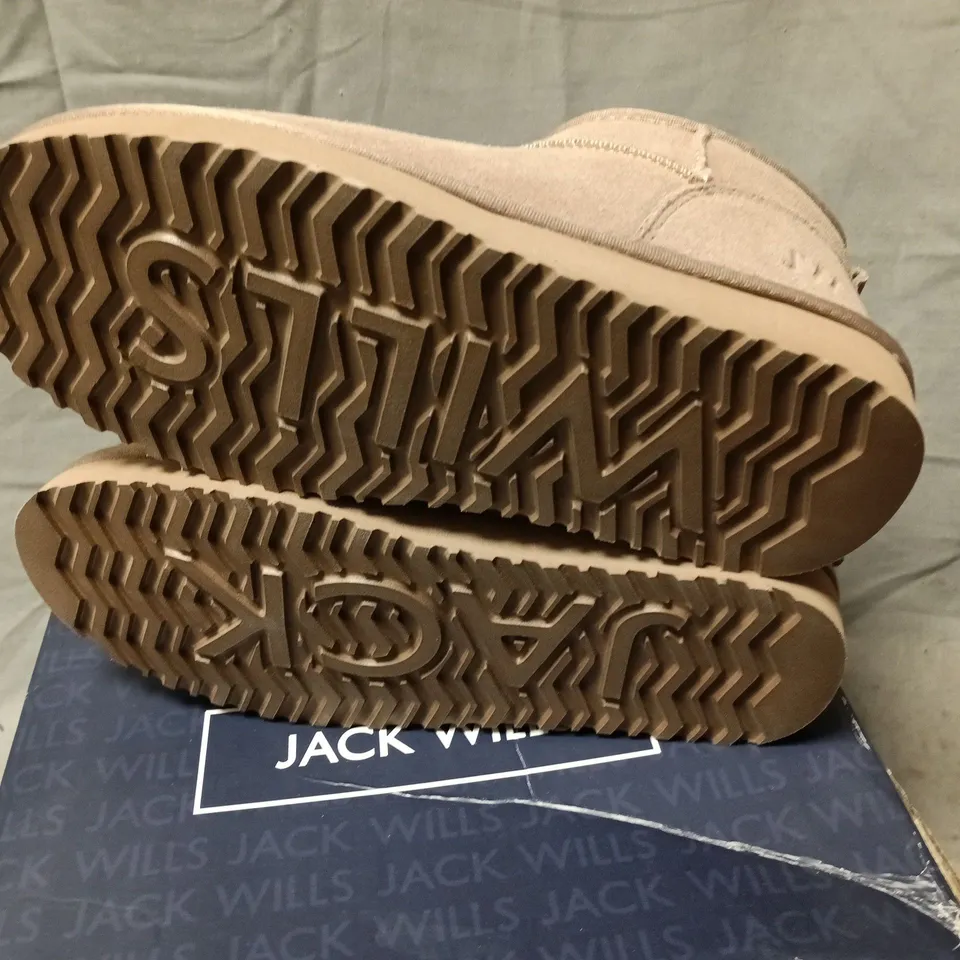 BOXED JACK WILLS KIDS' BROWN SUEDE BOOTS WITH FAUX FUR LINING - UK 5