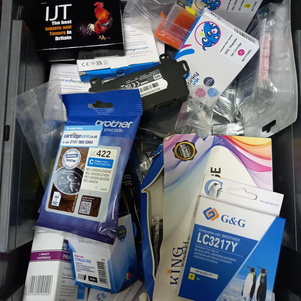 LARGE QUANTITY OF ASSORTED PRINTER INK CARTRIDGES FOR BROTHER, CANON AND HP. VARIOUS COLOURS