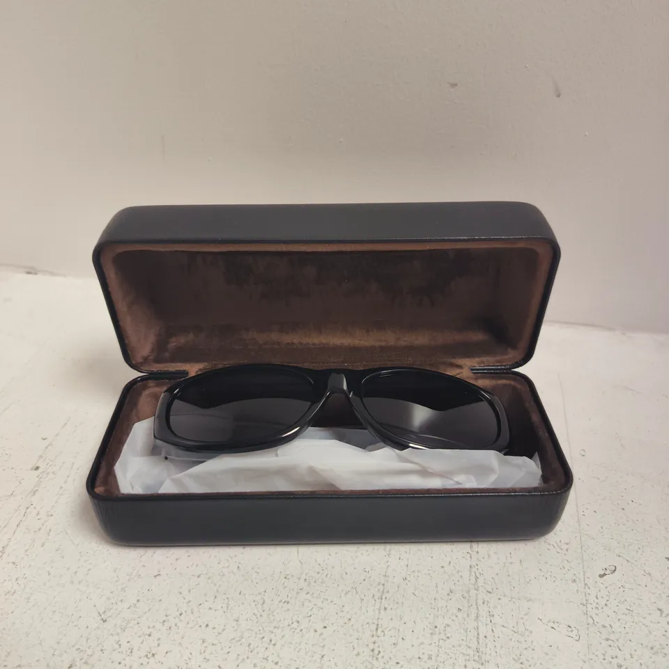 BOXED VINCENT BOULEVARD MULLHOLLAND SUNGLASSES