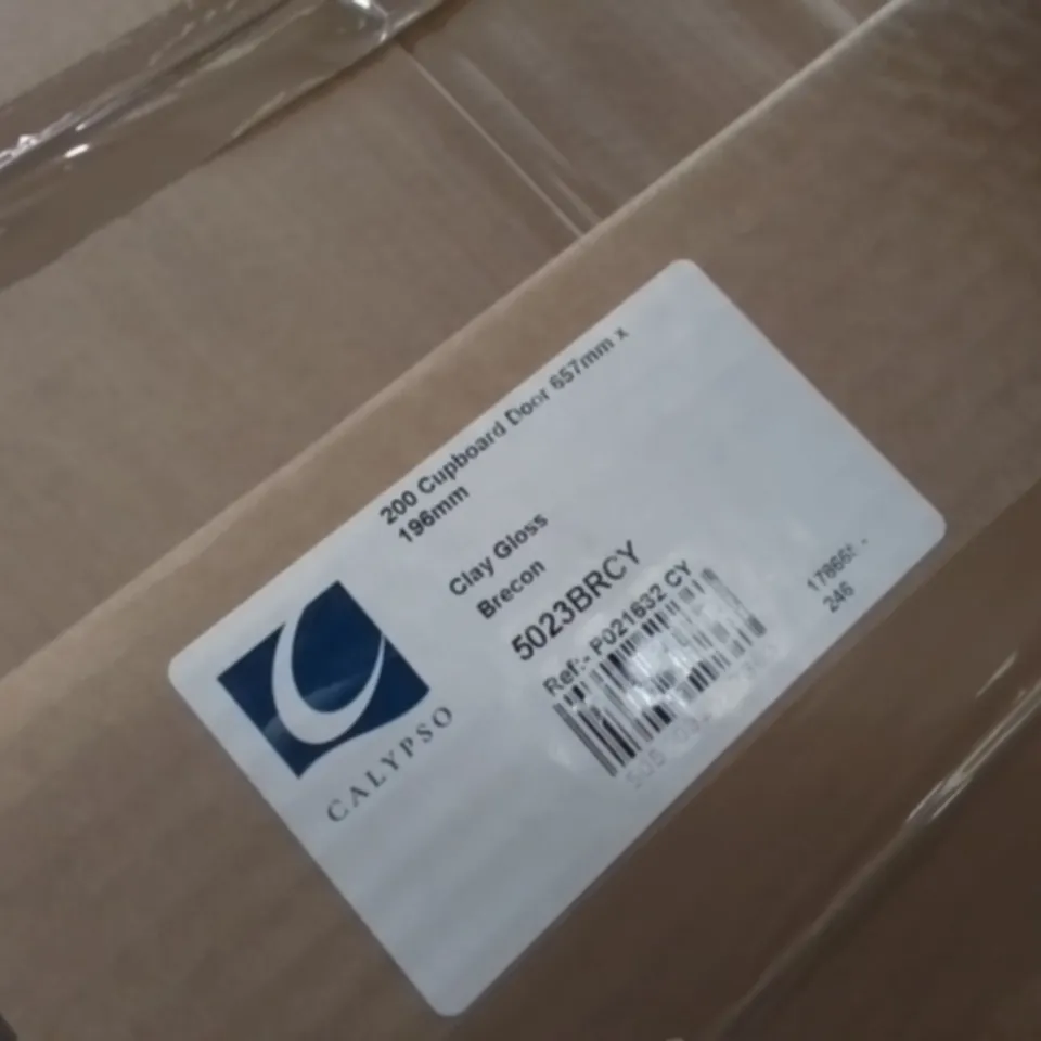 PALLET OF ASSORTED FITTING ITEMS TO INCLUDE BASIN DOORS,200 CUPBOARD DOORS AND4 DRAWER PACKS