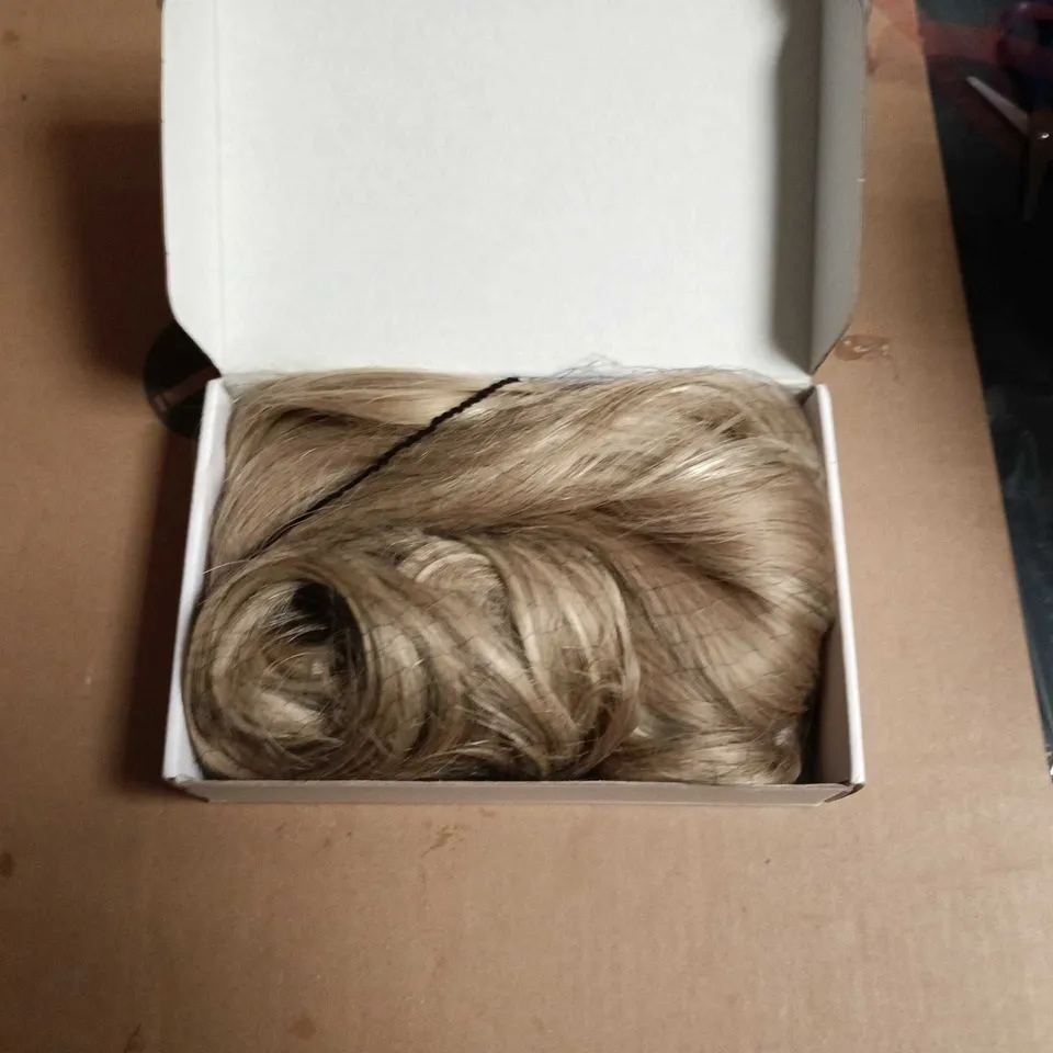 FESHFEN HAIR & BEAUTY BLONDE WIG