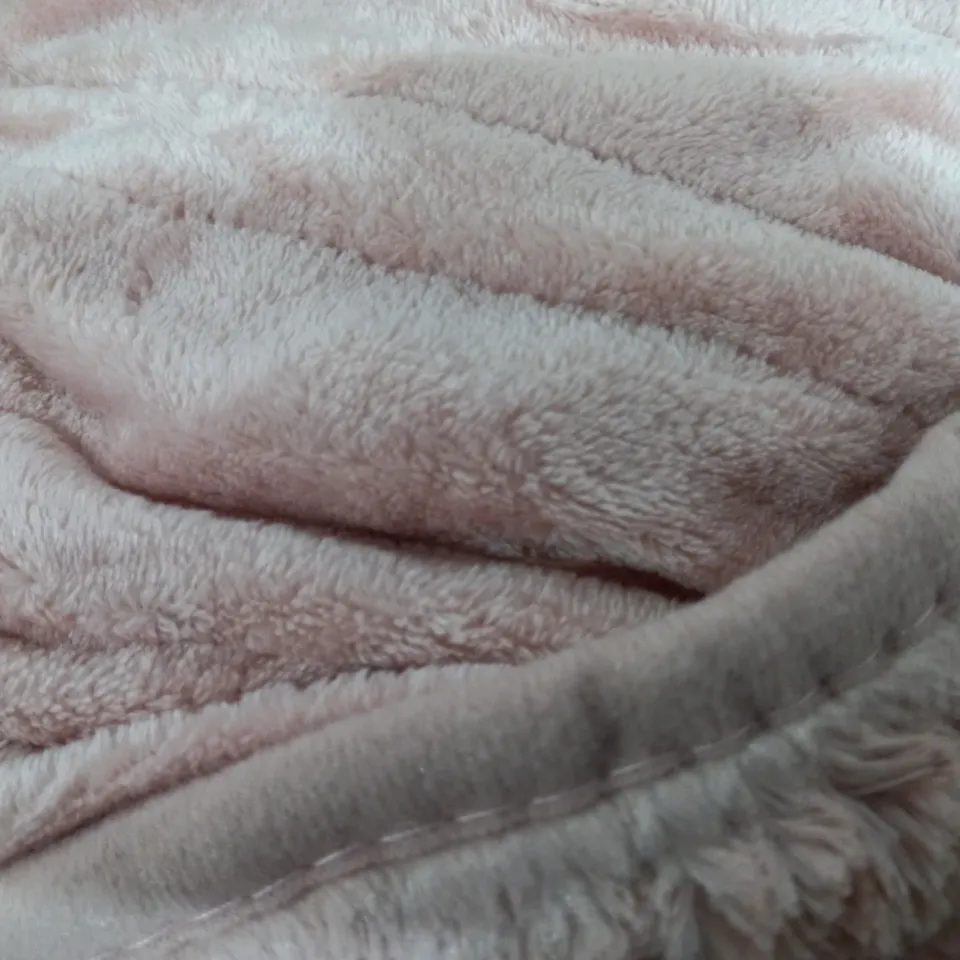 COZEE HOME VELVETSOFT HEATED THROW IN PINK