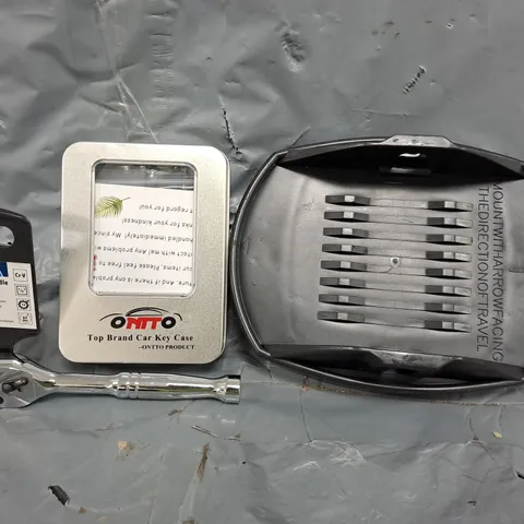 APPROXIMATELY 10 ASSORTED CAR PARTS AND ACCESSORY ITEMS TO INCLUDE HI-TORQUE RATCHET HANDLE, TOP BRAND CAR KEY CASE, ETC