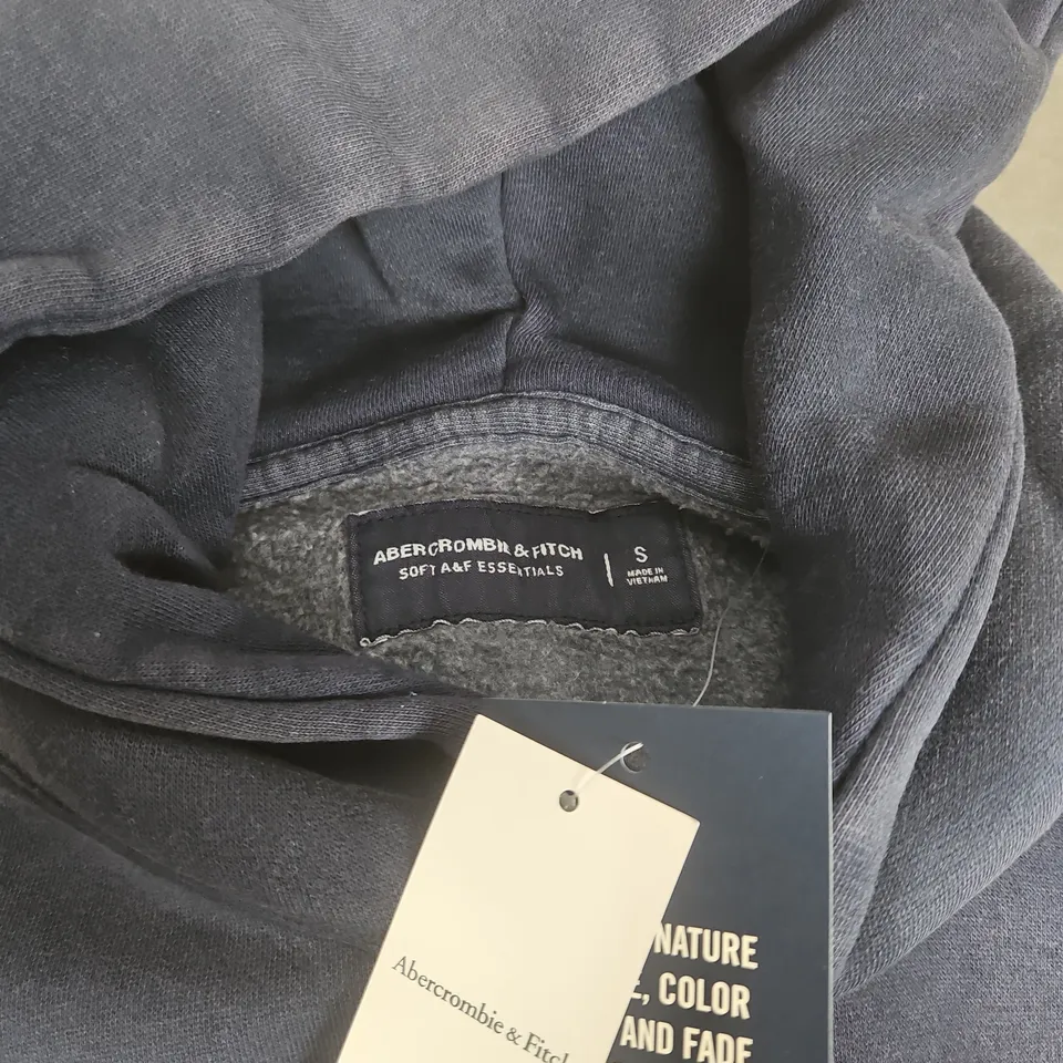 ABERCROMBIE & FITCH SOFT ESSENTIALS HOODIE – BLACK, SIZE S