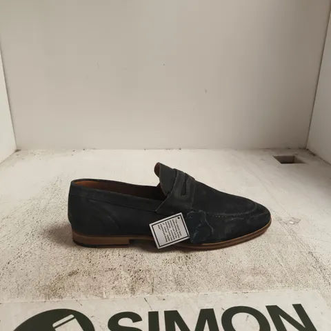 JACAMO MEN'S BLACK SUEDE PENNY LOAFERS WITH TAN RUBBER SOLE – PAIR SIZE 13