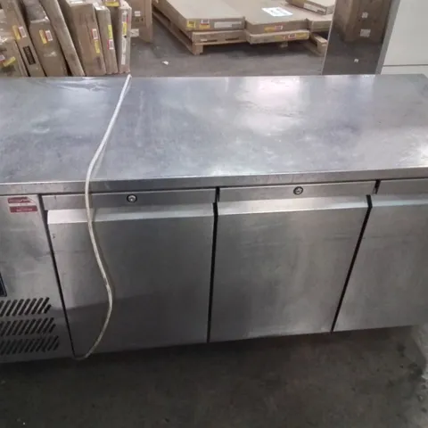 WILLIAMS HJC3-HC R2 JADE THREE DOOR COUNTER GN 1/1 REFRIGERATOR