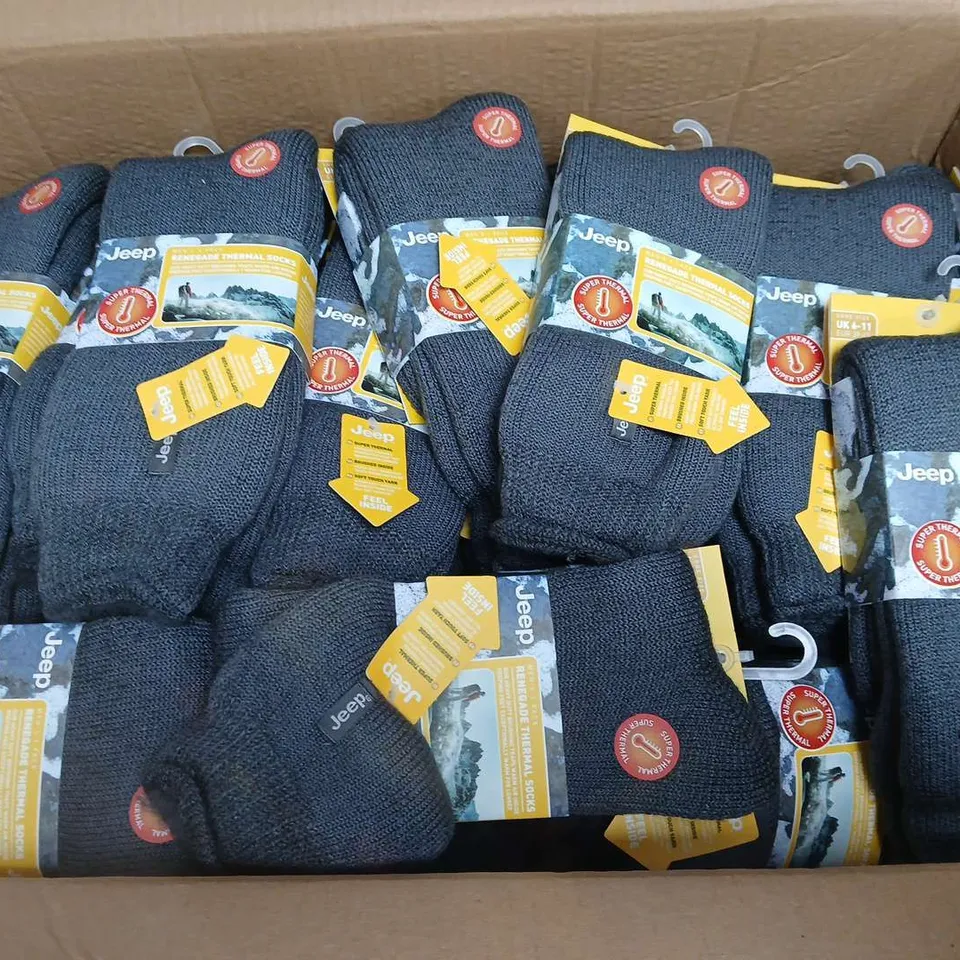 APPROXIMATELY 35 PACKS OF JEEP THERMAL SOCKS IN GREY