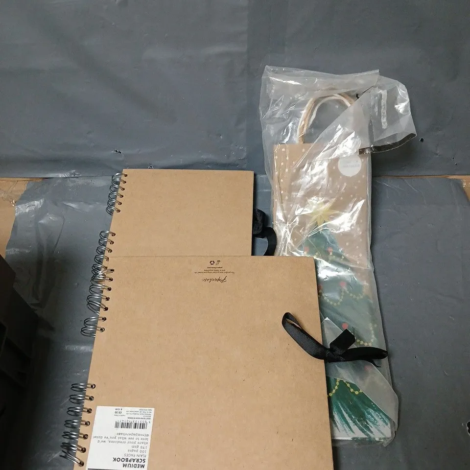 BOX OF ASSORTED HOUSEHOLD ITEMS TO INCLUDE WINE BAGS AND DIFFERENT SIZED SCRAP BOOKS