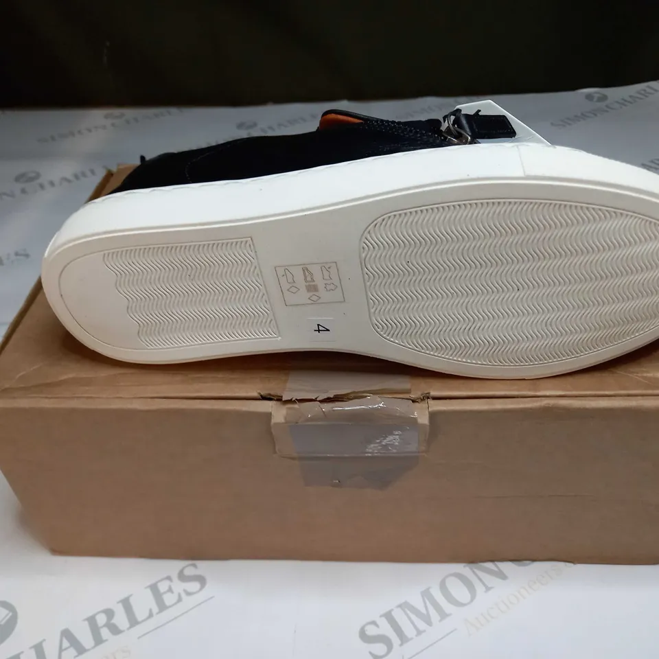 BOXED PAIR OF MAISON DE NIMES LEATHER ZIP SIDE TRAINERS IN BLACK - SIZE 4