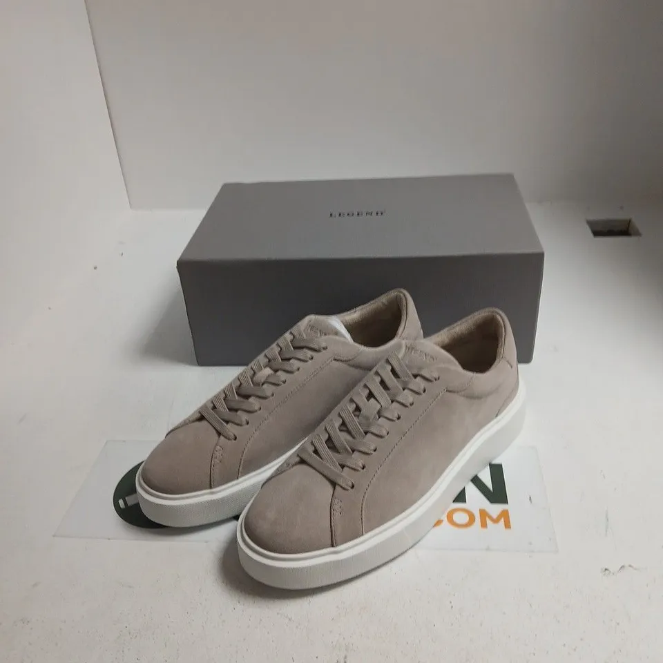 LEGEND BEIGE SUEDE TRAINERS – UK 9 (EU 43)