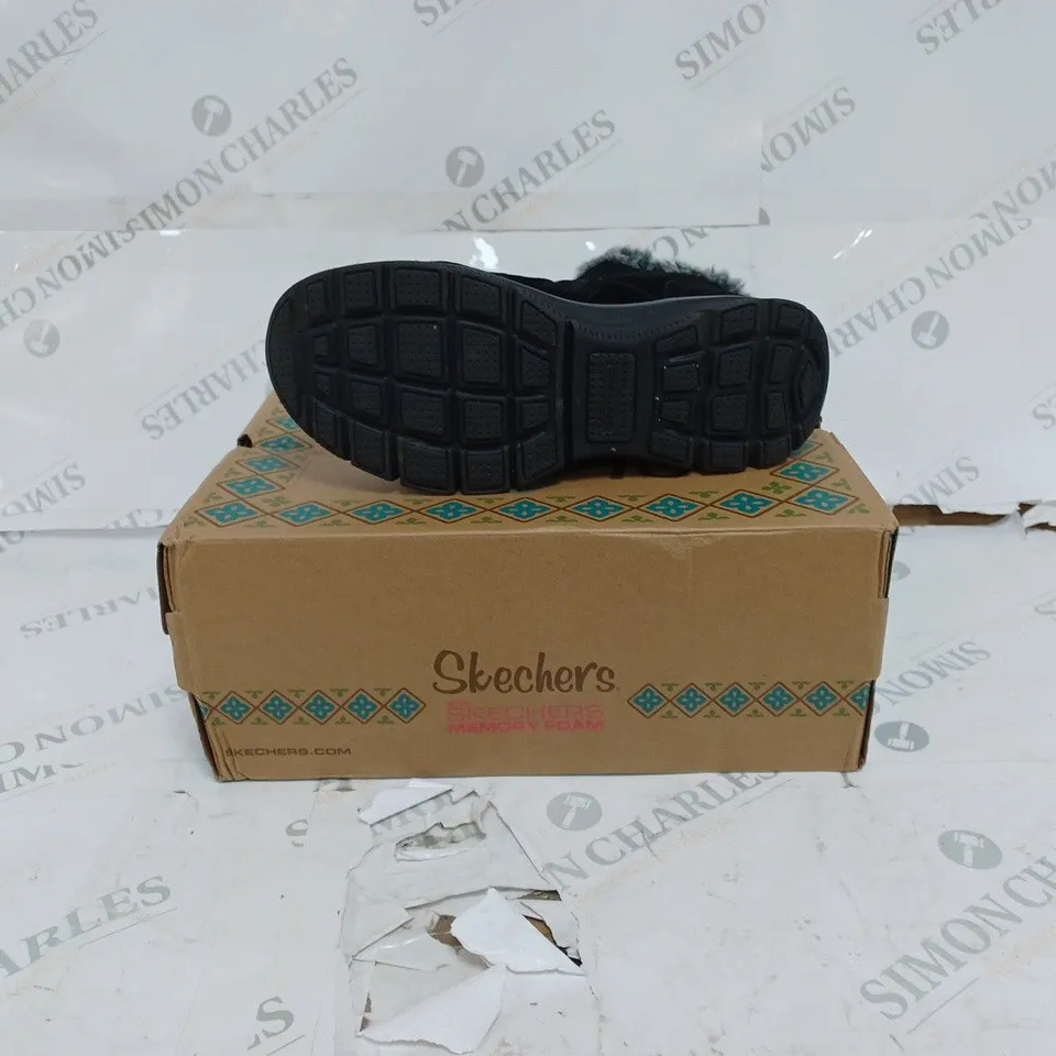 BOXED SKECHERS HIGH ZIP BLACK BOOT- SIZE 5 