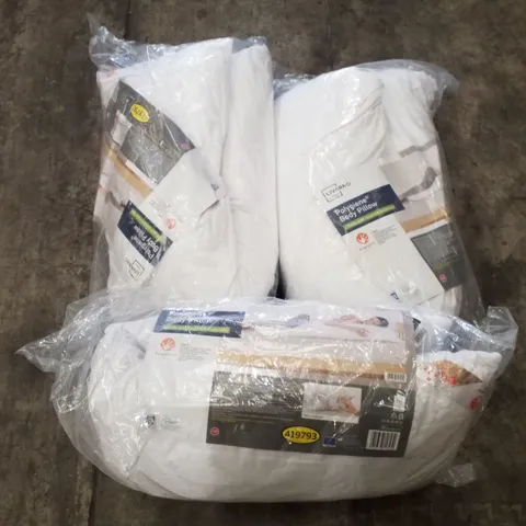 PALLET OF 2 BOXES EACH CONTAINING ASSORTED BEDDING 