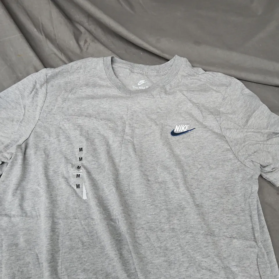 NIKE THE TEE GREY T-SHIRT – MEN'S SIZE M