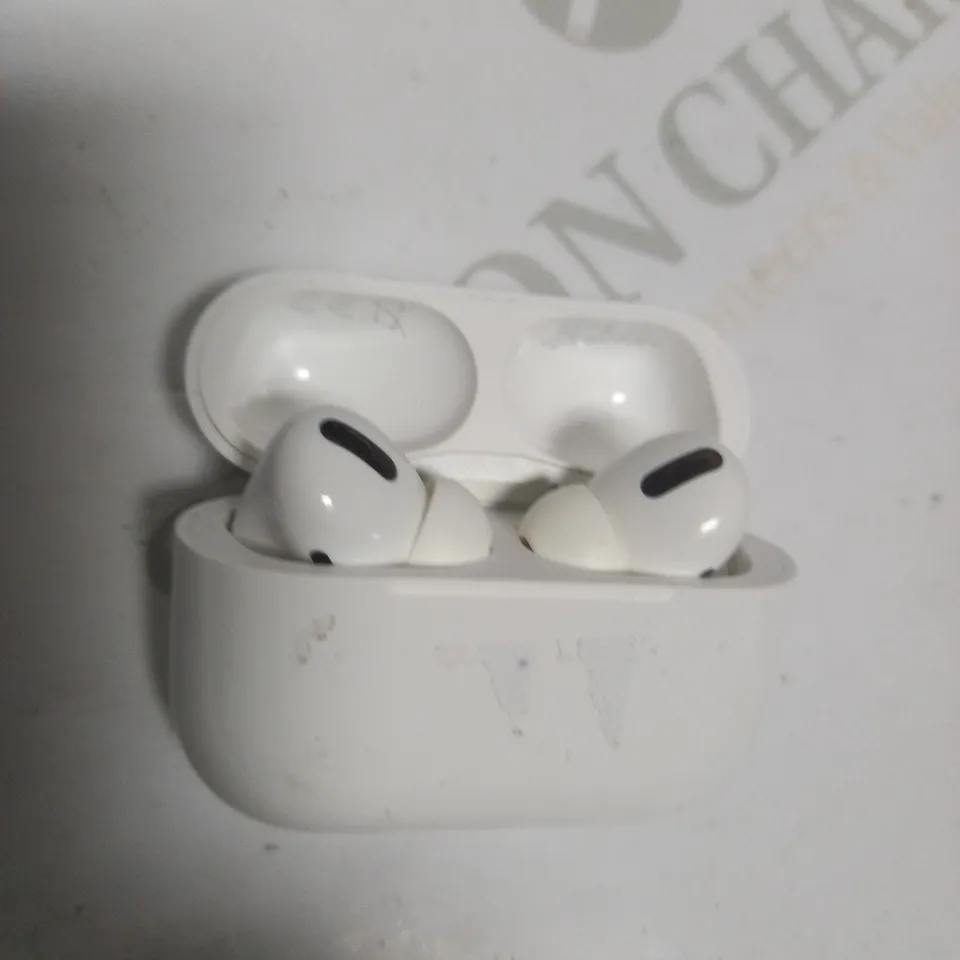 APPLE AIRPODS PRO