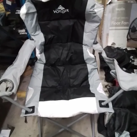 BAGGED VOYAGER CAMPING CHAIR BLACK AND GREY
