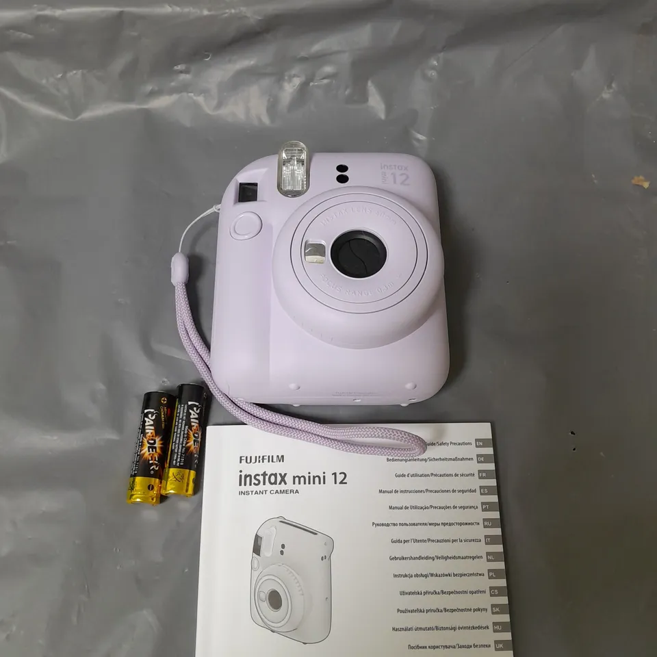 BOXED FUJIFILM INSTAX MINI 12 INSTANT CAMERA  RRP £109.99