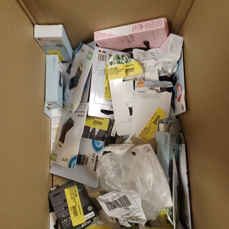 BOX OF APPROXIMATELY 40 ASSORTED ELECTRONICS TO INCLUDE BOOMBOX, RADIOS, EARPHONES, ETC