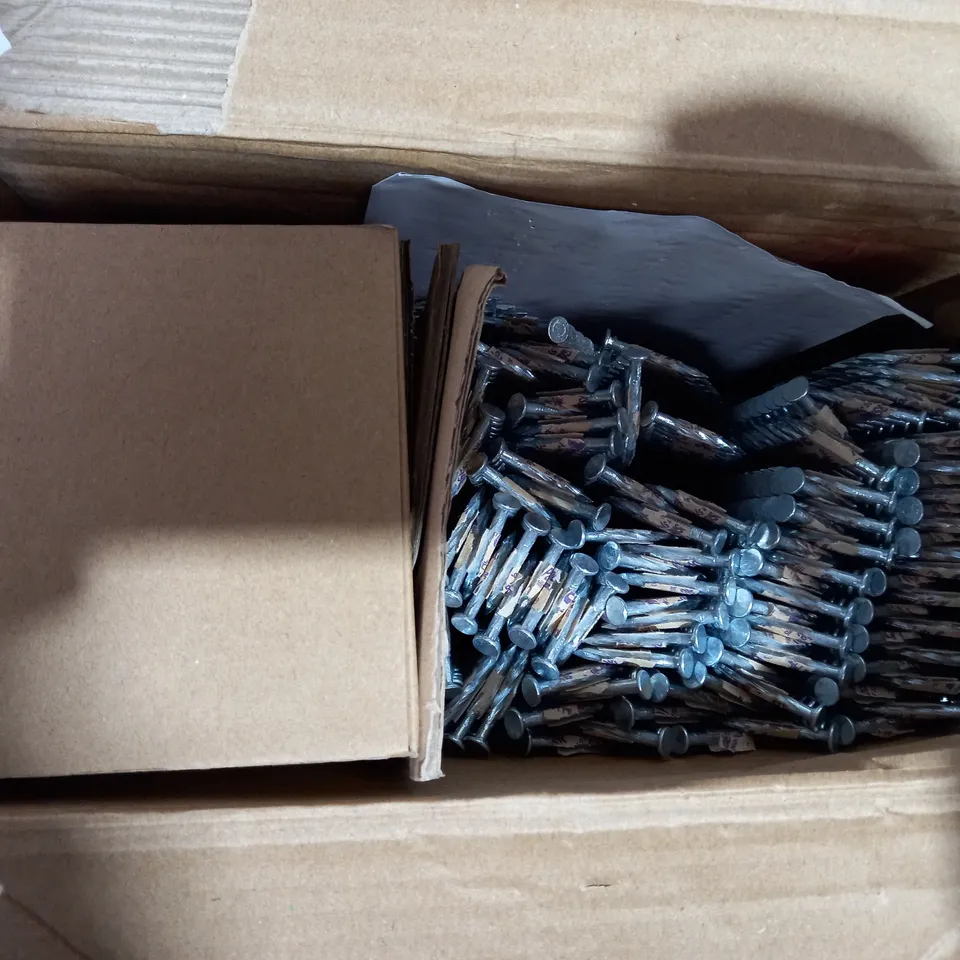 PASLODE 141185 3.4 X 35MM ELECTRO GALVANISED TWISTED NAIL FUEL PACK FOR PPNXI & PPN35CI (2500 PACK + 2 FUEL CELLS)