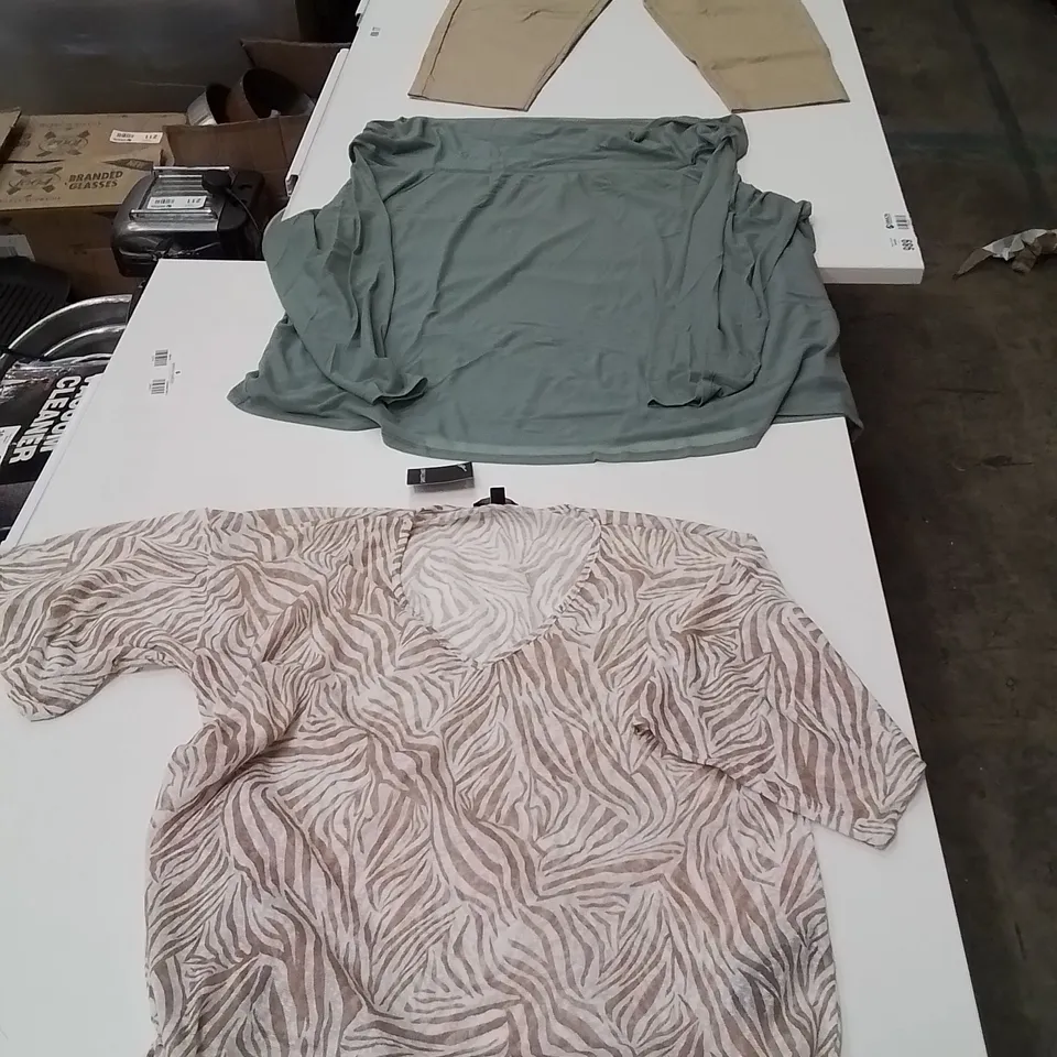 PALLET OF APPROXIMATELY 563X BRAND NEW WOMENS QUALITY DESIGNER CLOTHES APPROXIMATELY TO INCLUDE; JD WILLIAMS CHINOS, JD WILLIAMS BLOUSES, JD WILLIAMS PRINTED BLOUSE