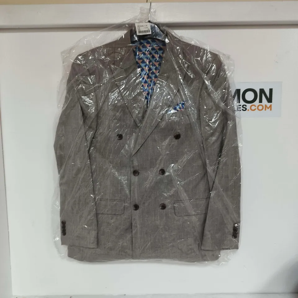 APPROXIMATELY 16 JACAMO OATMEAL LINEN LOOK DOUBLE BREASTED SUIT JACKETS IN VARIOUS SIZES
