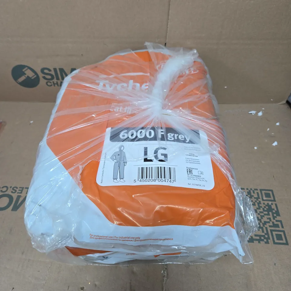 5 BAGGED DUPONT TYCHE 6000F HOODED COVERALLS IN GREY L