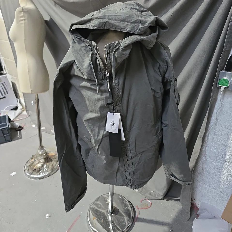 C.P. COMPANY OUTERWEAR JACKET – MEN'S LARGE, GREY MICROREPS PEACHED