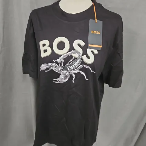 BOSS SCORPION TSHIRT IN BLACK SIZE XL