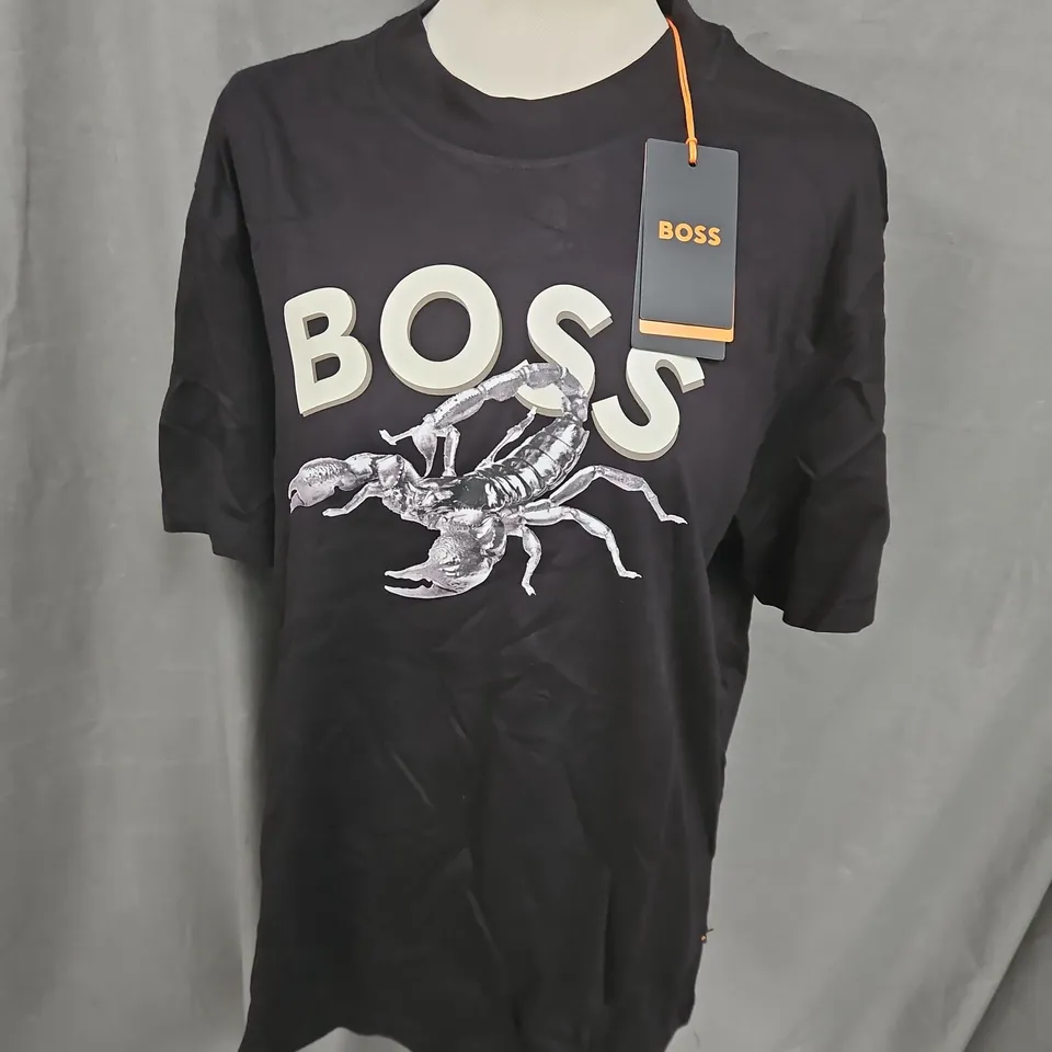 BOSS SCORPION TSHIRT IN BLACK SIZE XL