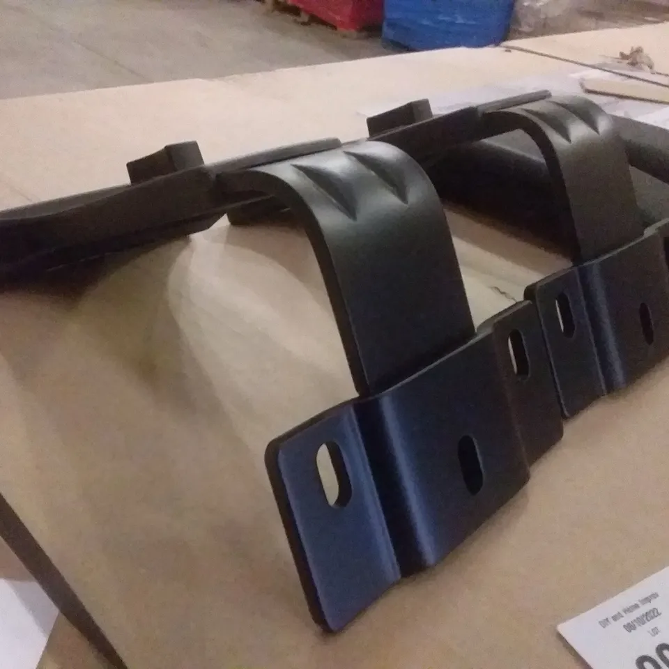 PALLET CONTAINING BUZZ ADJUSTABLE ARMS  IN BLACK 