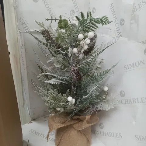 MISTLETOE AND FERN LIT TABLETOP TREE