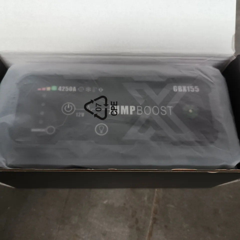 CAR JUMP STARTER 4-IN-1 POWER BANK 