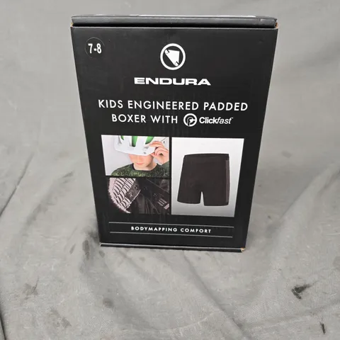 BOXED ENDURA KIDS ENGINEERED PADDED BOXER IN BLACK SIZE 7-8YRS
