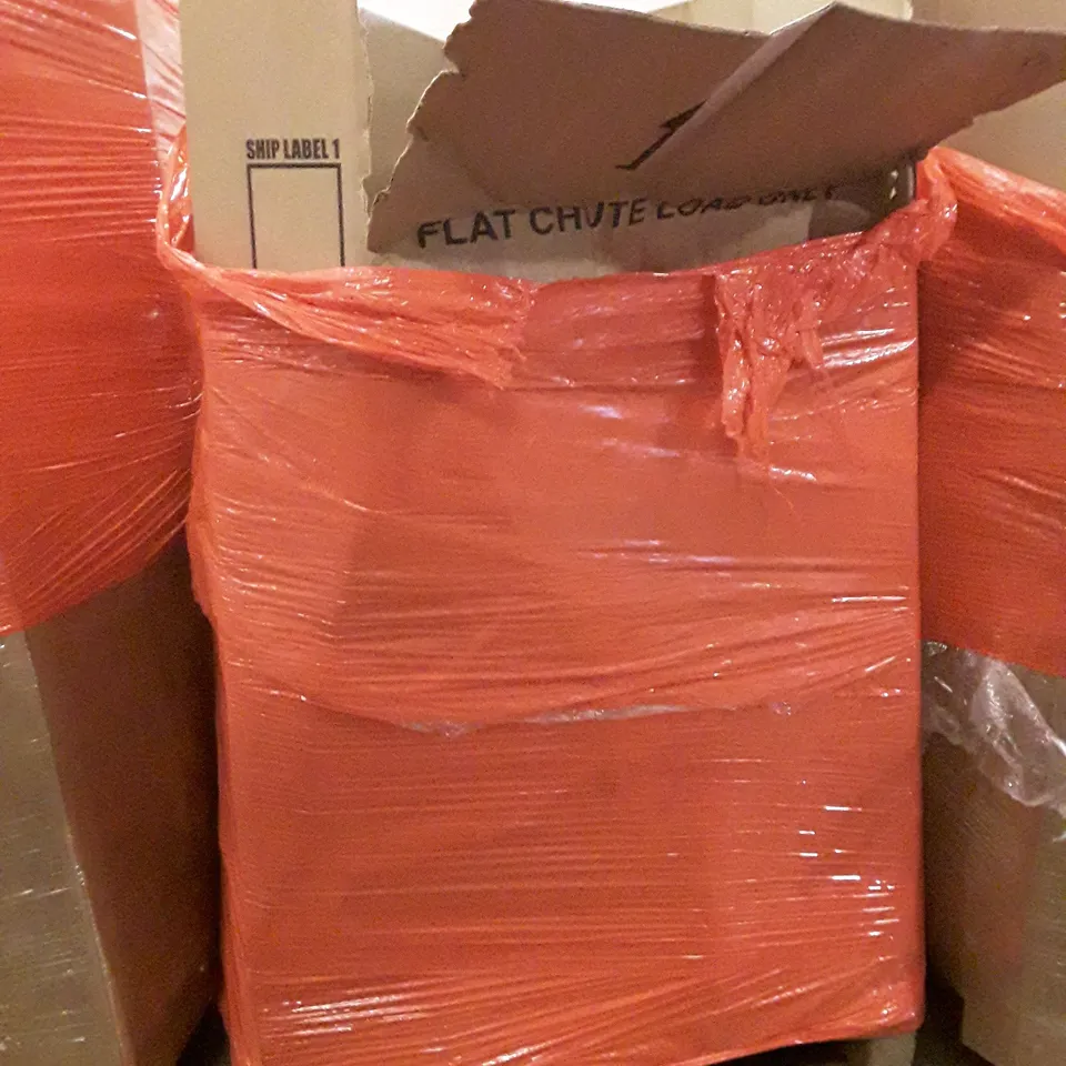 PALLET OF ASSORTED PRODUCTS INCLUDING ROLLER BLINDS, TOILET SEAT, LED CEILING LIGHT, MATTRESS TOPPER, BLUE LIGHT BLOCKING SCREEN