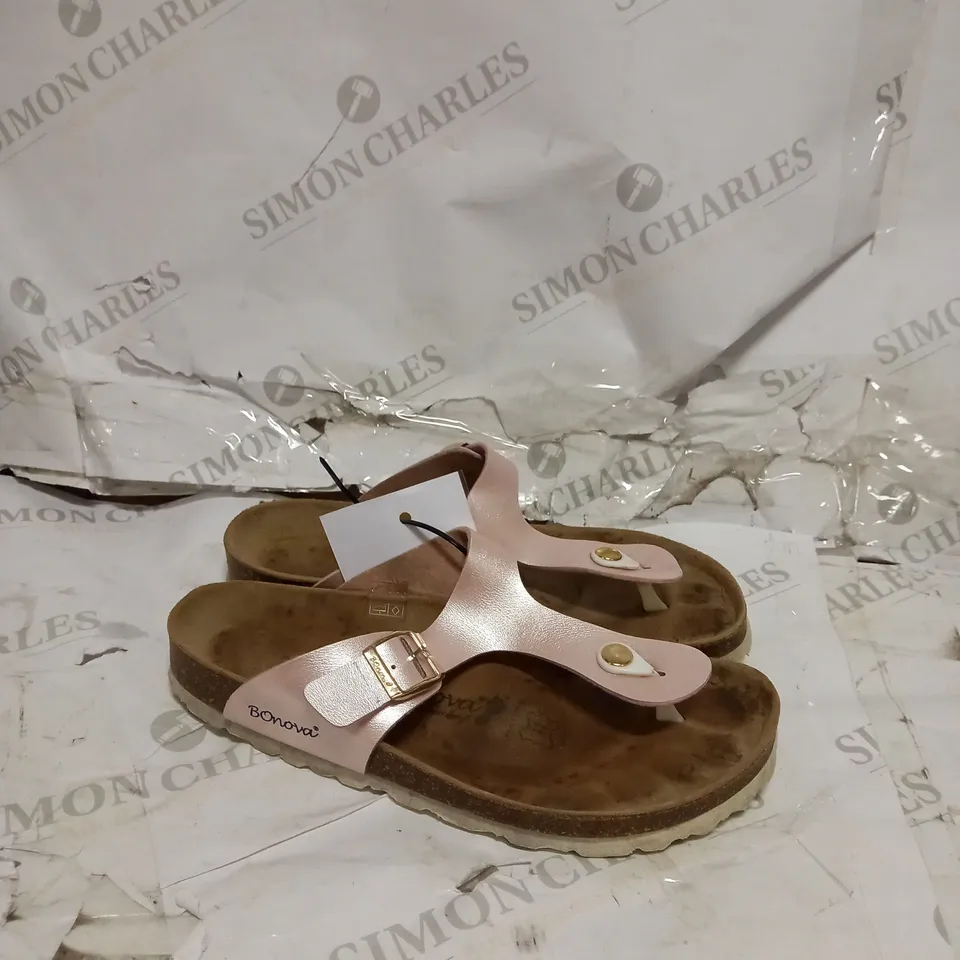 BONOVA IBIZA PEARL SHINE FOOTBED SANDAL SIZE 5