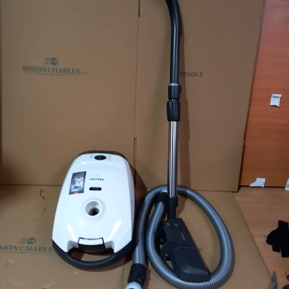 MIELE CLASSIC C1 VACUUM CLEANER