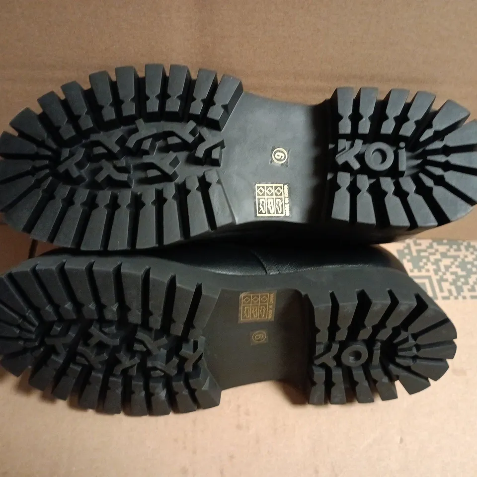 BOXED KOI GEHRMAN METAL CAP CHUNKY SHOES IN BLACK - UK 9