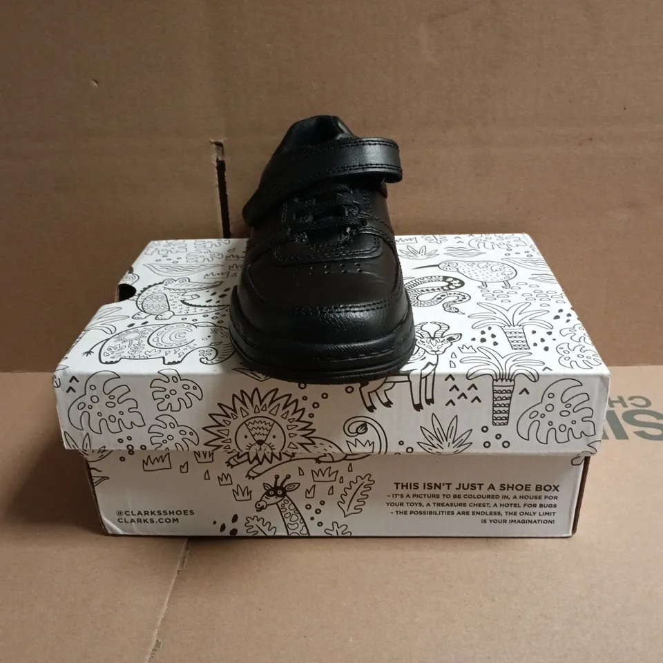 BOXED PAIR OF CLARKS KIDS VELCRO STRAP SHOES IN BLACK SIZE 12.5