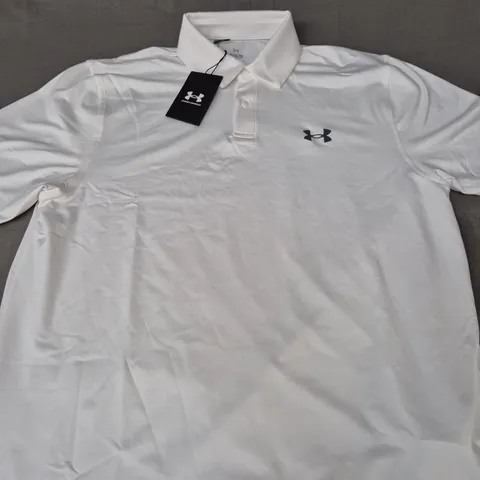 UNDER ARMOUR GOLFING POLO SHIRT - SIZE M